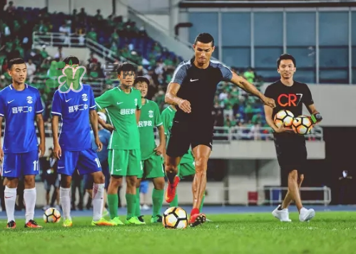 耐克2017c羅中國(guó)行北京站上腳穿的鞋子是什么型號(hào)？