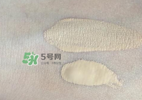 硅膠粉撲和海綿粉撲哪個好？硅膠粉撲和美妝蛋哪個好