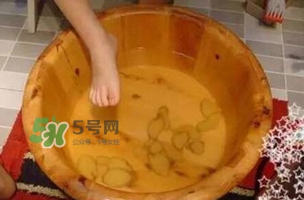生姜泡腳怎么弄？生姜泡腳要去皮嗎