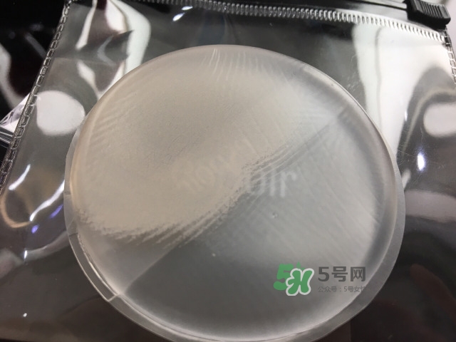 硅膠粉撲可以用散粉嗎？硅膠粉撲可以用干粉嗎？