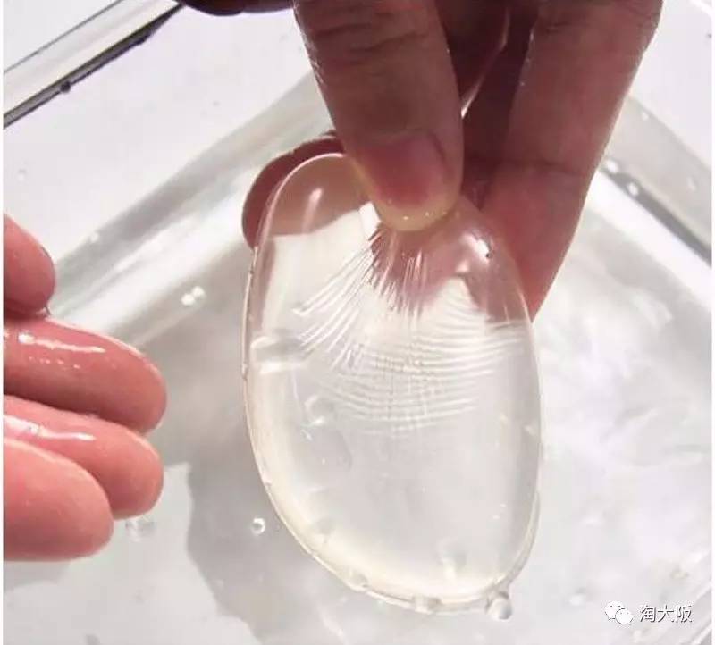 硅膠粉撲和氣墊粉撲哪個好用？硅膠粉撲和氣墊粉撲對比