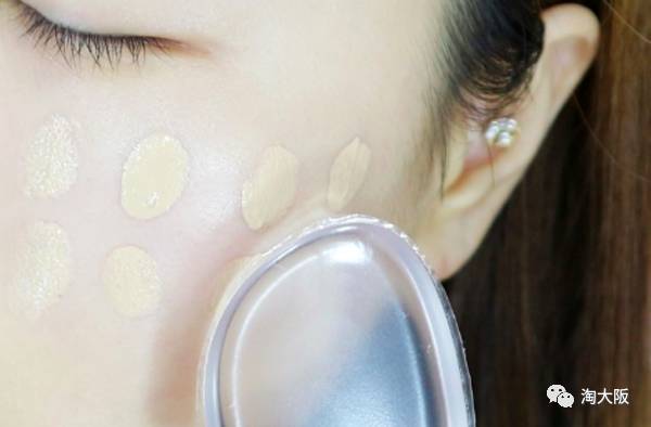 硅膠粉撲和氣墊粉撲哪個好用？硅膠粉撲和氣墊粉撲對比