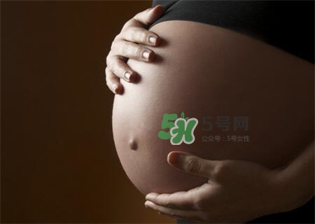 為什么胎寶寶晚上動的比較多？胎動異常的表現(xiàn)