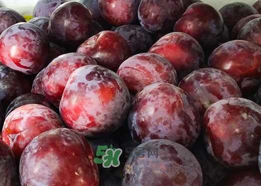 黑布林和酸奶能一起吃嗎？吃完黑布林能喝牛奶嗎？