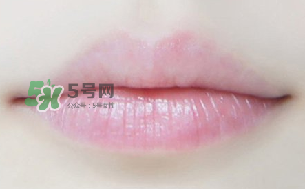 你的嘴唇為什么起泡 嘴唇上的水泡治不好嗎？