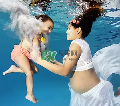 家里有寵物狗對(duì)孕婦好嗎？懷孕了家里有寵物要緊嗎？