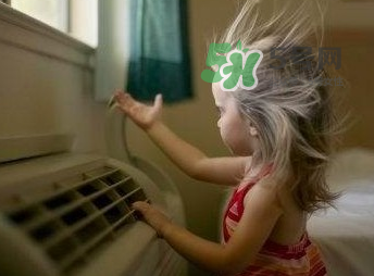 吹空調(diào)嗓子不舒服怎么辦？吹空調(diào)嗓子不舒服怎么回事？