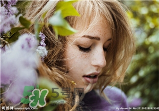 曬斑和雀斑是一樣的嗎?曬斑和雀斑的區(qū)別 曬斑和雀斑是一樣的嗎?曬斑和雀斑的區(qū)別