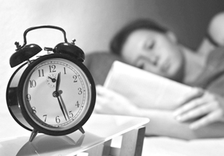 三伏天失眠怎么回事？三伏天失眠怎么辦？