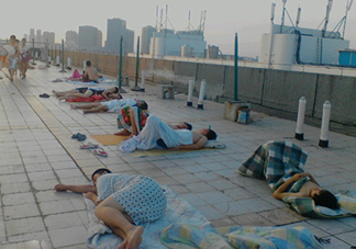 三伏天可以睡地上嗎？三伏天可以睡地板嗎？