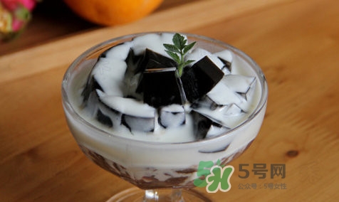 龜苓膏能帶上飛機(jī)嗎？龜苓膏能去火嗎？