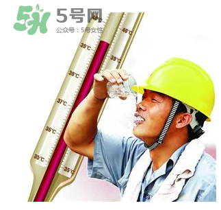 夏天防止中暑吃什么？夏天防中暑喝什么？