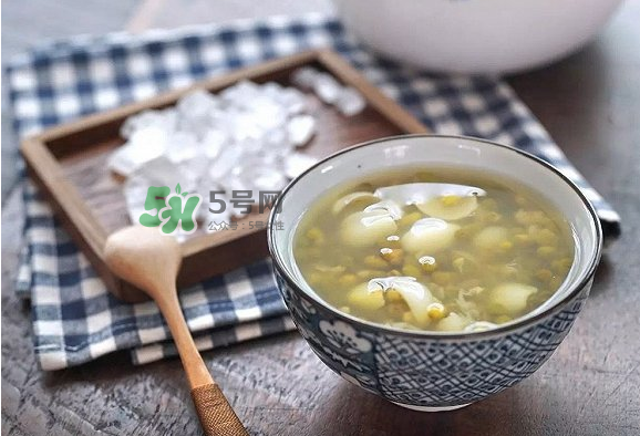 綠豆湯和西瓜可以同時(shí)吃嗎？綠豆湯可以和西瓜一起吃嗎？