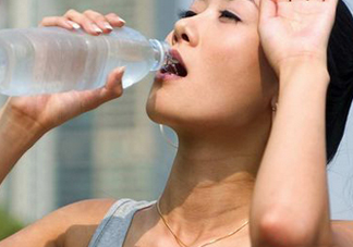 三伏天不出汗怎么回事？三伏天臉上愛出汗怎么回事？