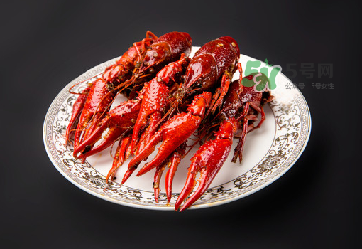 麻辣小龍蝦和西瓜能一起吃嗎？麻辣小龍蝦和西瓜一起吃會(huì)中毒嗎？