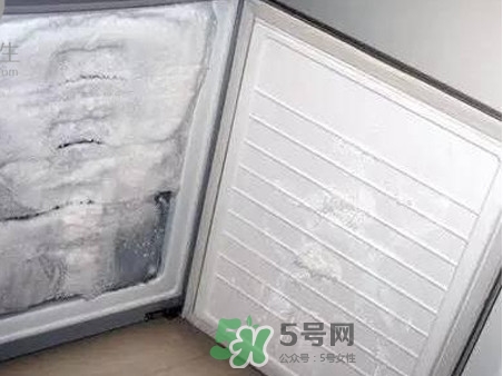 冰箱夏天溫度應該調(diào)到幾檔？冰箱里面冰太多怎么辦