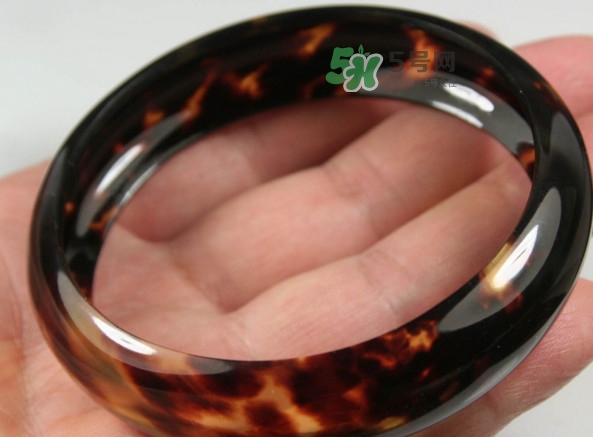 玳瑁手鐲佩戴哪只手？玳瑁手鐲佩戴禁忌