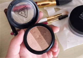 簡(jiǎn)單的化妝步驟 最簡(jiǎn)單的化妝步驟