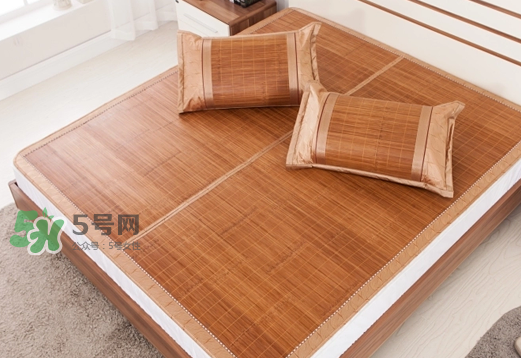 三伏天坐月子可以睡涼席嗎？夏天坐月子可以睡涼席嗎？