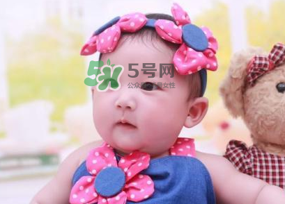 6個月寶寶不能喝水嗎？寶寶多大可以喝水呢？