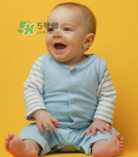 6個月寶寶不能喝水嗎？寶寶多大可以喝水呢？