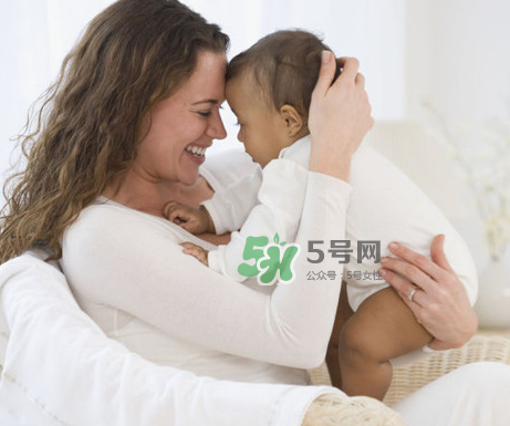 哺乳期上火對寶寶有什么影響？哺乳期上火會影響寶寶上火嗎？