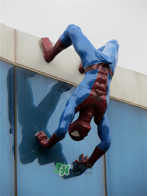 男人在公眾場合勃起如何化解尷尬？