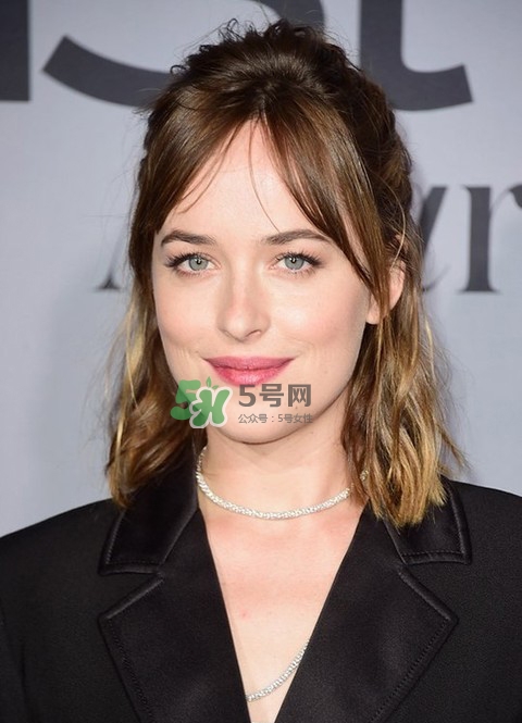 鎖骨發(fā)怎么扎好看？鎖骨發(fā)怎么打理？