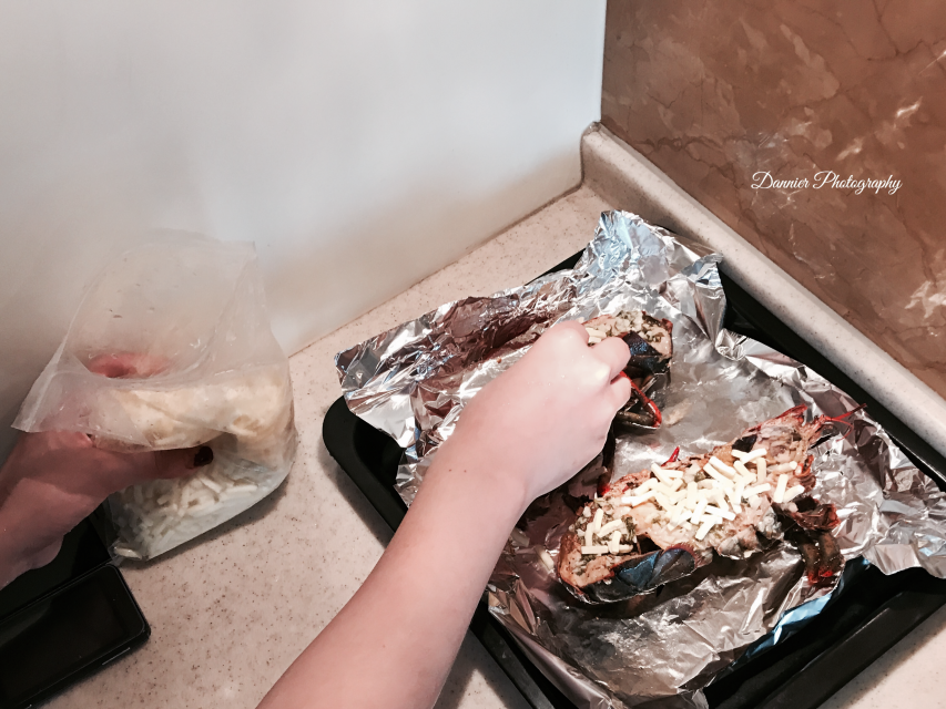 蒜蓉芝士焗波士頓龍蝦怎么做 蒜蓉波士頓龍蝦的做法 蒜蓉芝士焗波士頓龍蝦怎么做 蒜蓉波士頓龍蝦的做法