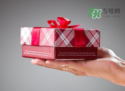 閏六月給女朋友買什么？閏六月應(yīng)該給情人買什么？