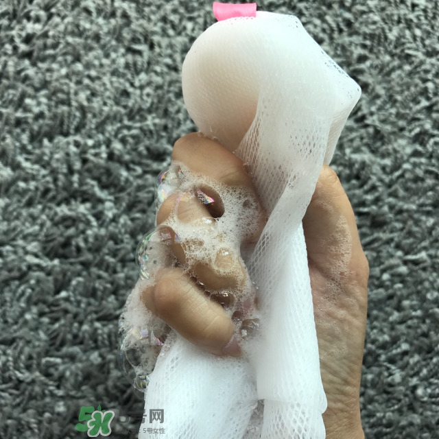 夏天用什么洗面奶好 夏天用什么洗面奶比較好 夏天用什么洗面奶好 夏天用什么洗面奶比較好