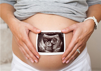 胎兒過大順產(chǎn)會怎么樣？胎兒過大必須剖腹產(chǎn)嗎？