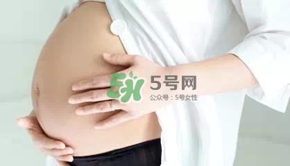 孕期肚皮癢是怎么回事？妊娠紋癢怎么辦？