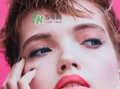 迪奧雙色夾心唇膏多少錢？dior迪奧夾心唇膏上市時間