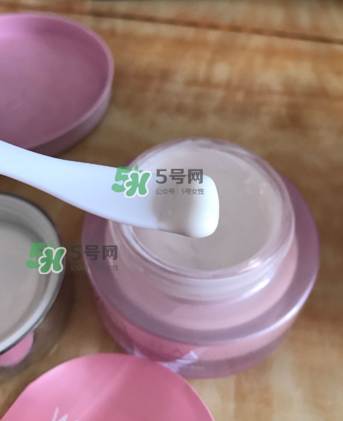 溫碧泉素顏霜好用嗎？溫碧泉素顏霜多少錢？