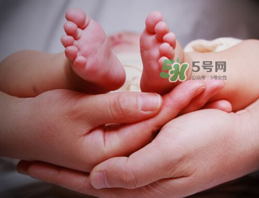 八月份坐月子可以開空調(diào)嗎？8月份坐月子可以開空調(diào)嗎？