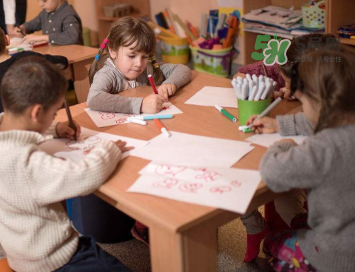 暑假孩子不寫(xiě)作業(yè)怎么辦？暑假不想寫(xiě)作業(yè)怎么教育？