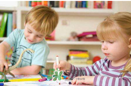 暑假孩子不寫(xiě)作業(yè)怎么辦？暑假不想寫(xiě)作業(yè)怎么教育？