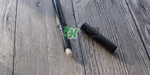 mac唇部打底膏怎么用？mac唇部打底使用方法