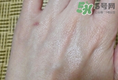 mac保濕噴霧怎么用？mac魅可保濕噴霧使用方法