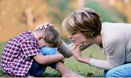 孩子在幼兒園受欺負(fù)怎么辦？孩子在幼兒園不合群怎么辦？