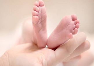 8月份坐月子穿什么衣服？八月份坐月子穿什么鞋？