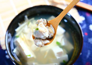 煮花蛤是開水還是冷水？花蛤用冷水還是熱水？