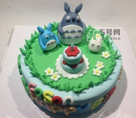 翻糖蛋糕好吃嗎？翻糖蛋糕能用戚風蛋糕坯嗎