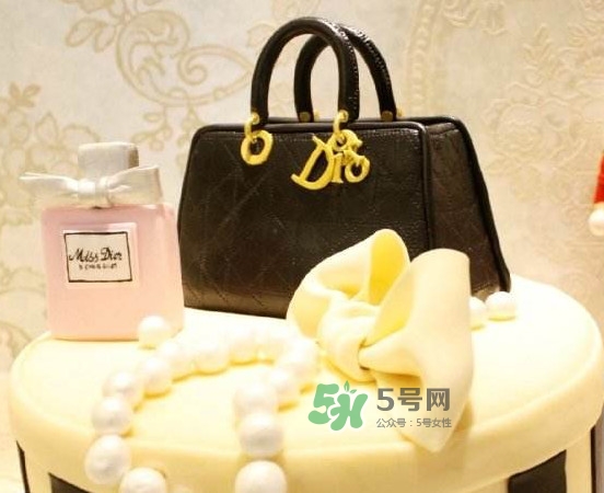 翻糖蛋糕師為什么那么火？翻糖蛋糕為何被稱為天價(jià)蛋糕