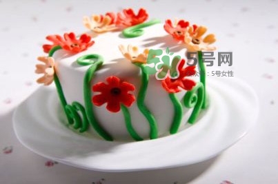 翻糖蛋糕師為什么那么火？翻糖蛋糕為何被稱為天價(jià)蛋糕