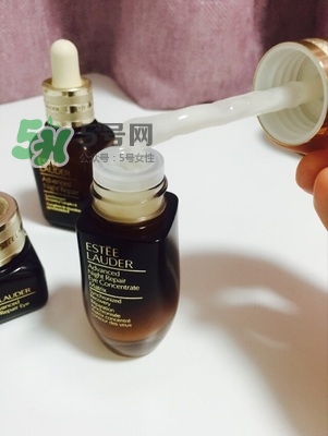 雅詩蘭黛小棕瓶精華怎么用效果最好 雅詩蘭黛小棕瓶精華用法 雅詩蘭黛小棕瓶精華怎么用效果最好 雅詩蘭黛小棕瓶精華用法