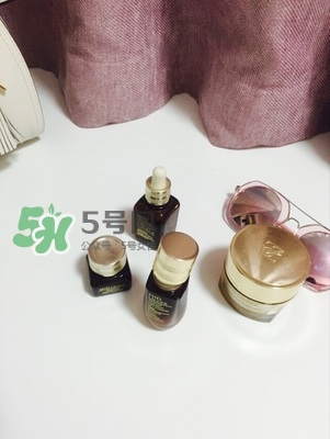 雅詩蘭黛小棕瓶精華怎么用效果最好 雅詩蘭黛小棕瓶精華用法 雅詩蘭黛小棕瓶精華怎么用效果最好 雅詩蘭黛小棕瓶精華用法