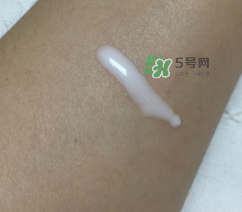 嬌韻詩牛奶水新版舊版區(qū)別 嬌韻詩牛奶水多少錢 嬌韻詩牛奶水新版舊版區(qū)別 嬌韻詩牛奶水多少錢