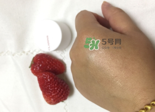 嬌韻詩牛奶水新版舊版區(qū)別 嬌韻詩牛奶水多少錢 嬌韻詩牛奶水新版舊版區(qū)別 嬌韻詩牛奶水多少錢